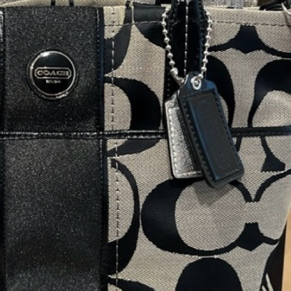 Coach Black and Cream Signature Canvas Tote - Picture 8 of 9